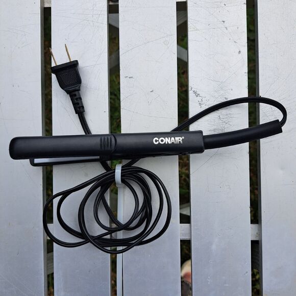 CONAIR MINIPRO CERAMIC FLAT IRON HAIR STRAIGHTENER BLACK 1/2" COMPACT TRAVEL - Picture 1 of 5